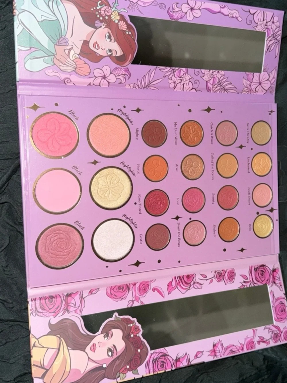 Disney Princess Two-Tone Face & Eyeshadow Palette — Mint, Yellow & Pink Artwork